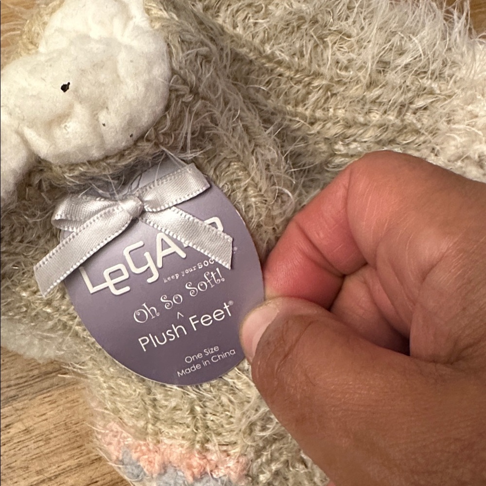 WHISPER SLIPPER & SOCKS bundle - Picture 9 of 9